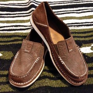 Ariat Cruiser size 9